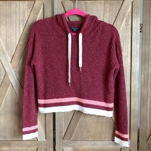 American Eagle Cropped Hooded Sweater size Small Burgundy Pink